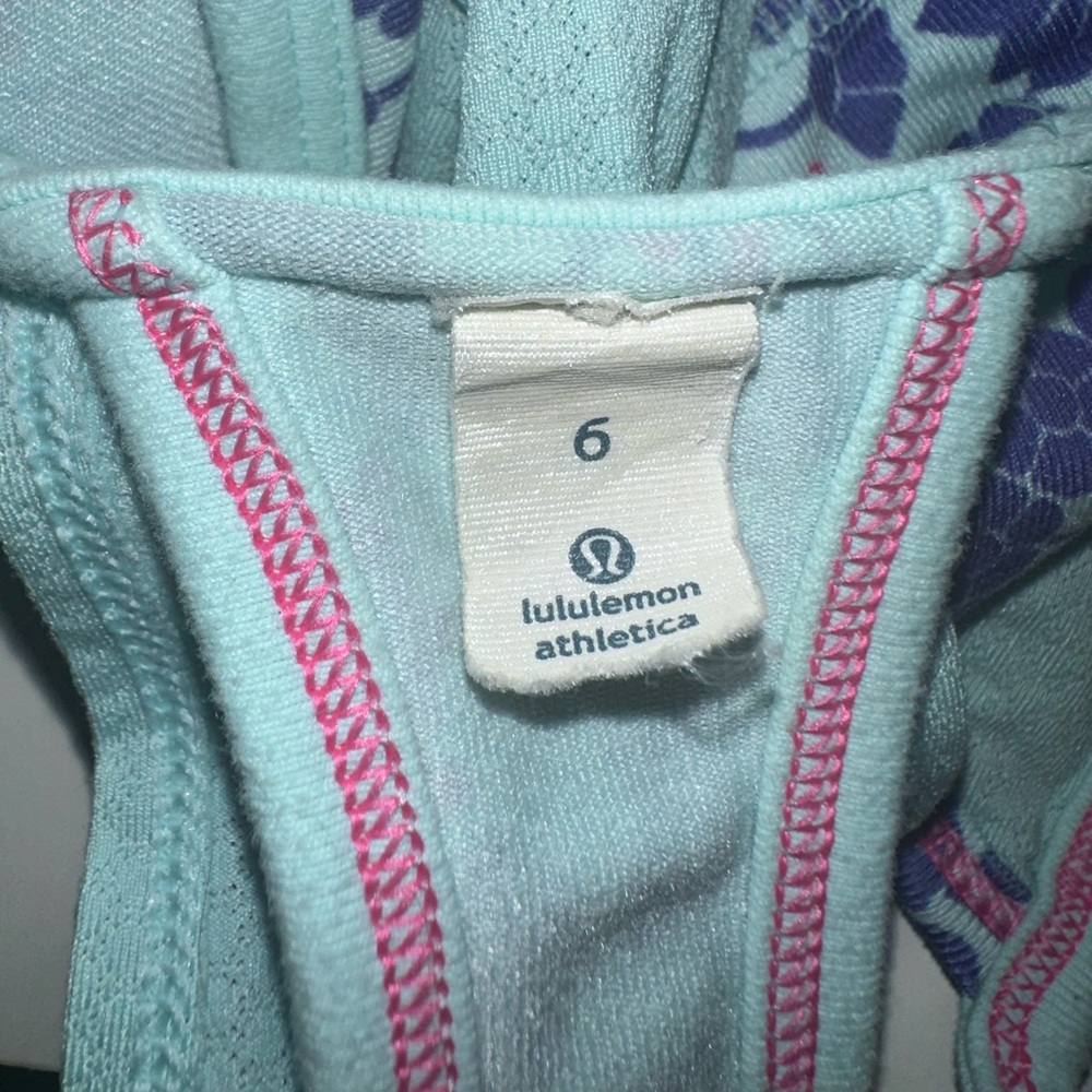Lululemon Athletica No Limits Tank Top Built In Bra Size 6 Small Green Flower - Picture 6 of 8